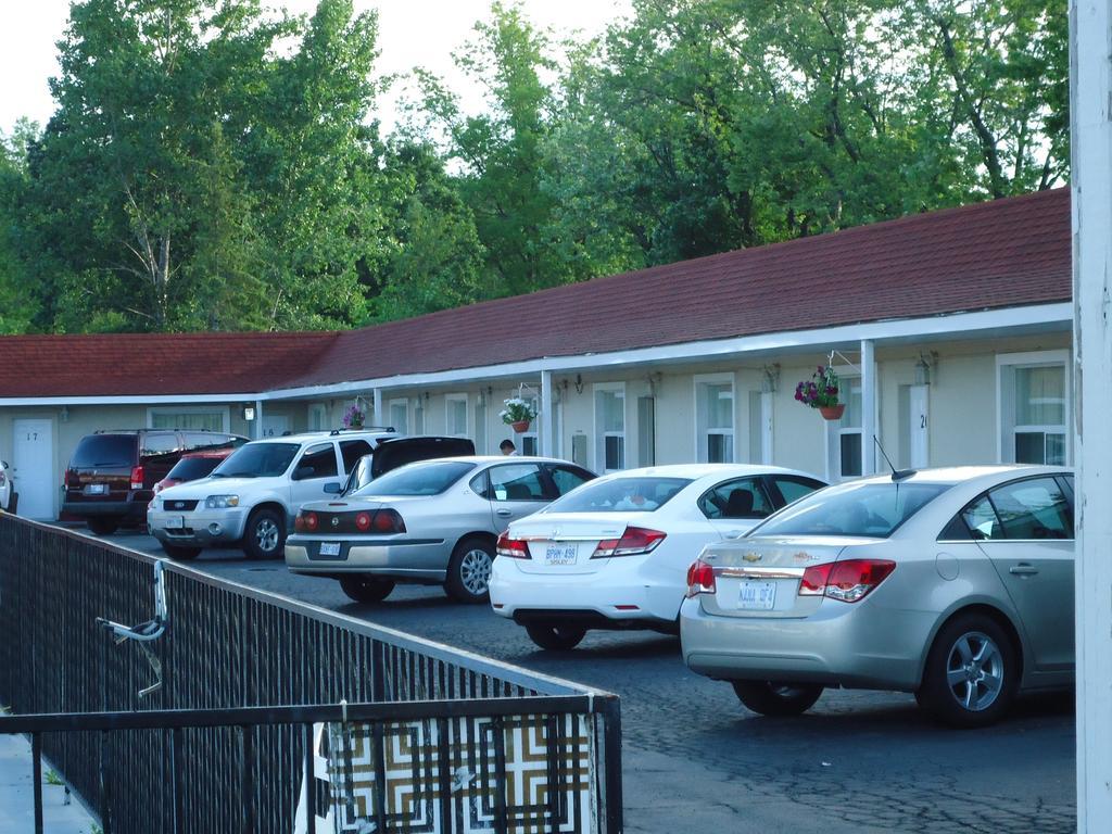 Star Inn By Elevate Rooms Niagara Bagian luar foto